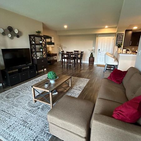 Spacious 2 Bedroom 2 Bathroom Apartment With Balcony In Uptown Charlotte! City Views & Free Parking! エクステリア 写真