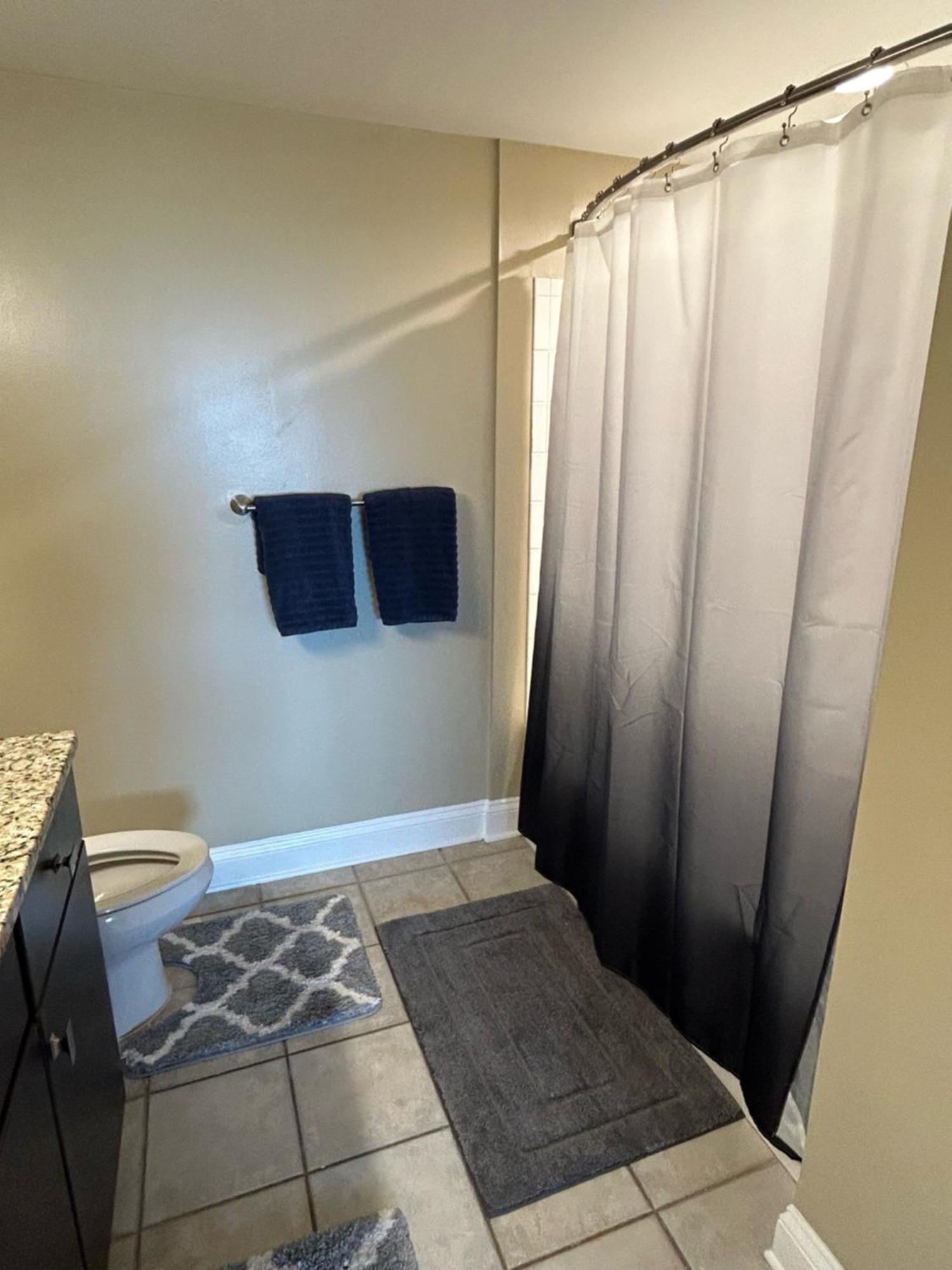 Spacious 2 Bedroom 2 Bathroom Apartment With Balcony In Uptown Charlotte! City Views & Free Parking! エクステリア 写真
